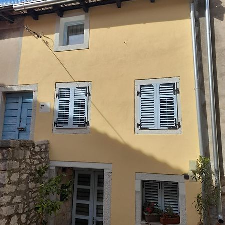 Apartment The Old House Vrsar Bagian luar foto